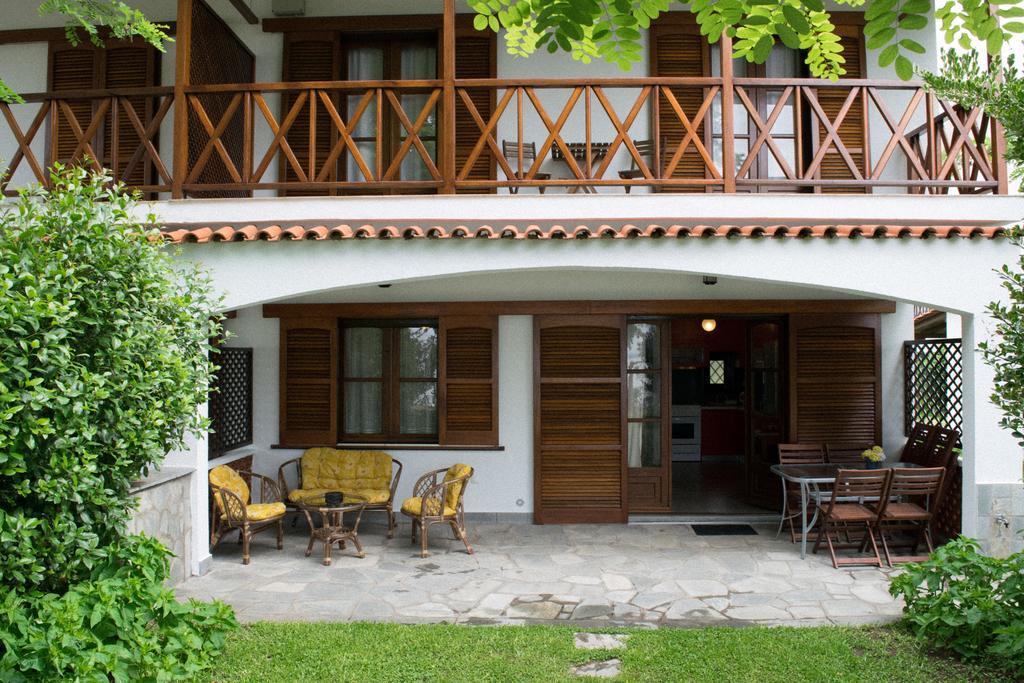 Mikiverna Houses By Miltiadis Kalyves Polygyrou Oda fotoğraf