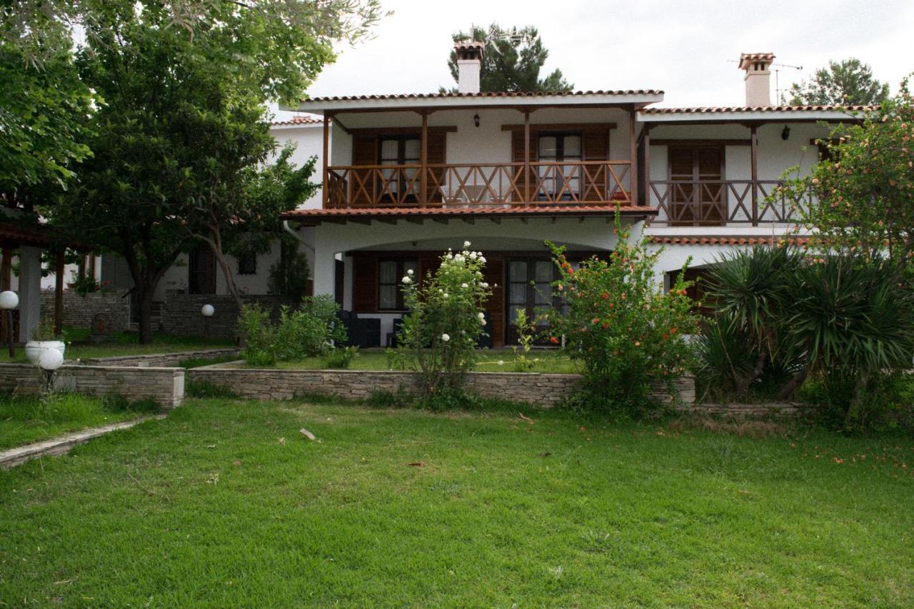 Mikiverna Houses By Miltiadis Kalyves Polygyrou Oda fotoğraf
